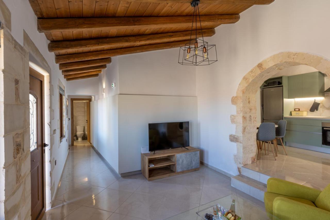 Wood And Stone Apartment Tsikalaria  Ngoại thất bức ảnh