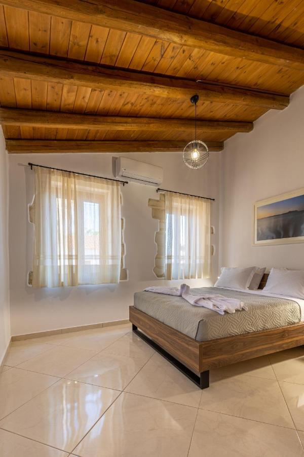 Wood And Stone Apartment Tsikalaria  Ngoại thất bức ảnh